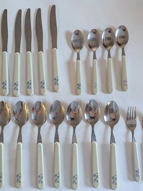 Vintage Pfalzgraff Yorktowne Stainless Flatware 18 Piece *See Description*